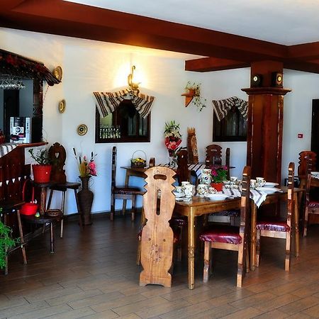 ホテルConacul Domnitei ヴォロネツ エクステリア 写真